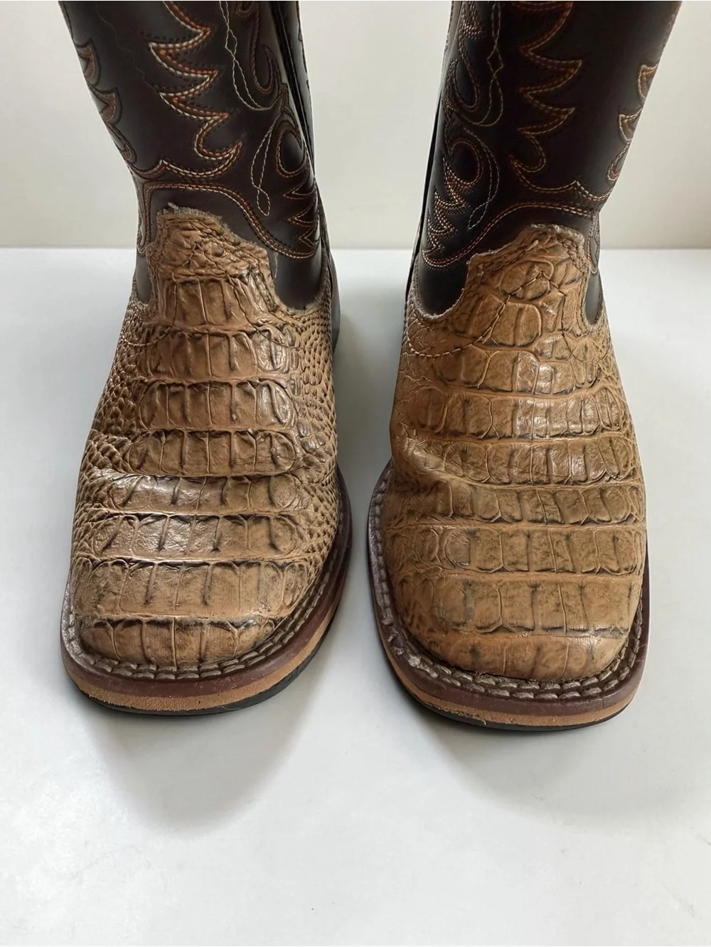 CODY JAMES EUC Genuine Leather Gator Embossed Western Cowboy Boots